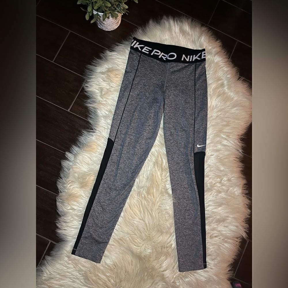 Nike Pro heathered grey leggings sz small